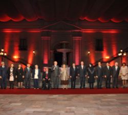 Su Majestad el Rey Don Juan Carlos junto a la Presidenta de la República de Chile, Michelle Bachelet y Jefes de Estado y de Gobierno asistentes a la c